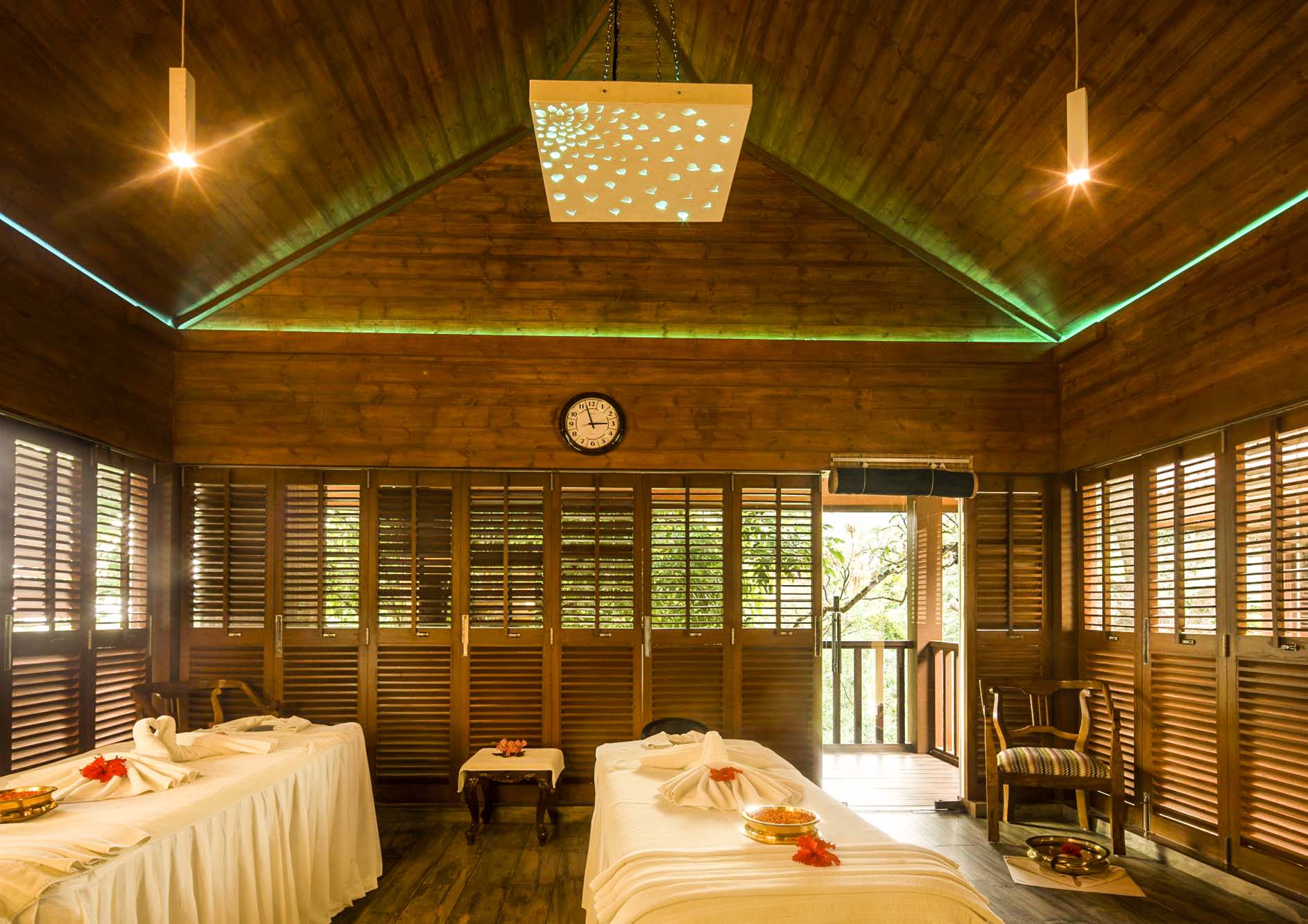 Luxury-ayurvedic-spa-massage-with-nature-view