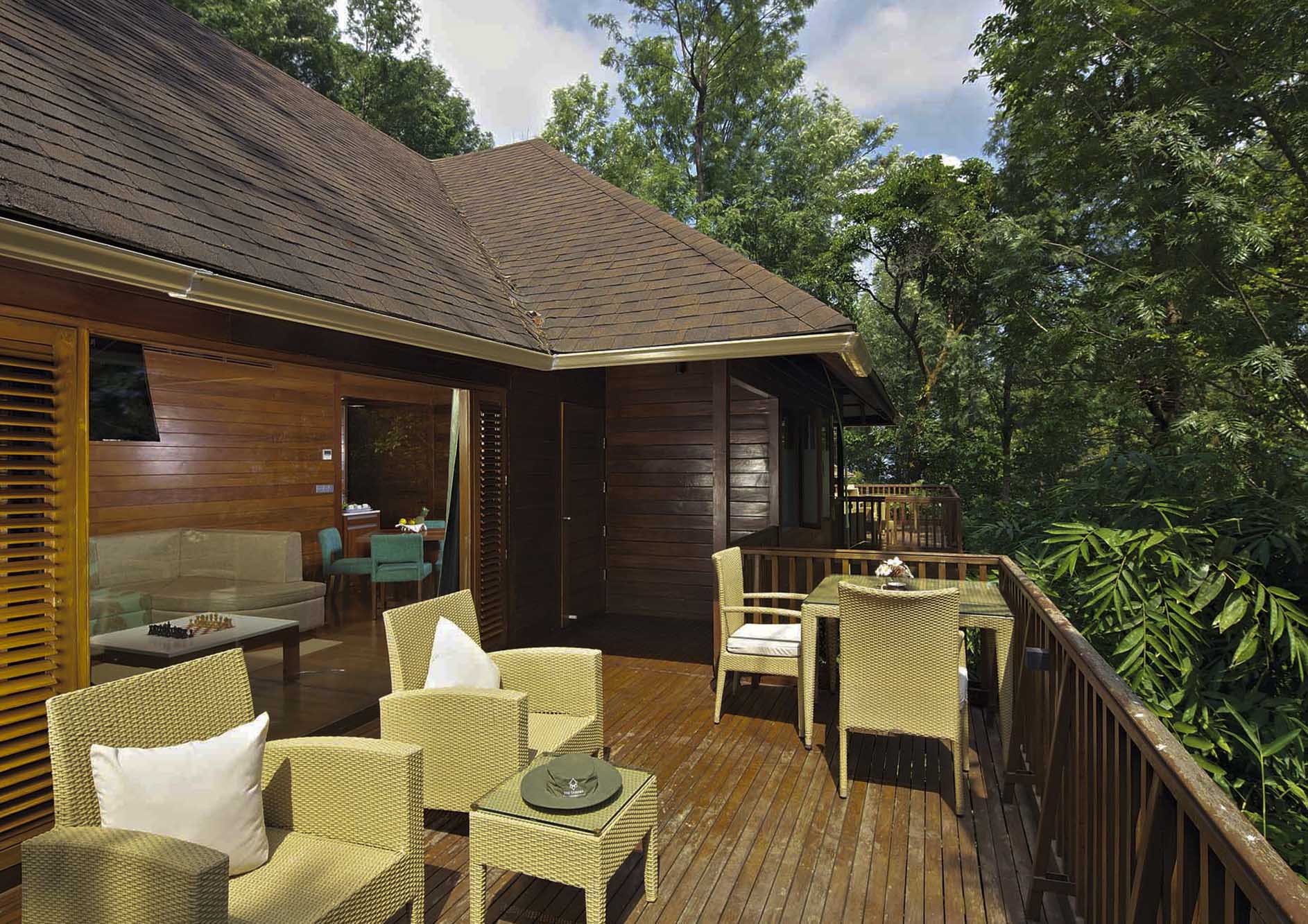 luxury-cottage-balcony-with-chair-and-nature-view
